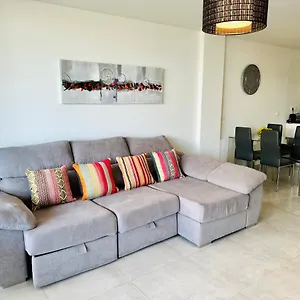 https://2-bedroom-apartment-with-a-terrace-pool-gym.es-andalucia.com